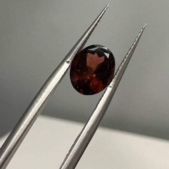 1.82ct Natural deep pink tourmaline - oval cut! - Picture 6 of 9